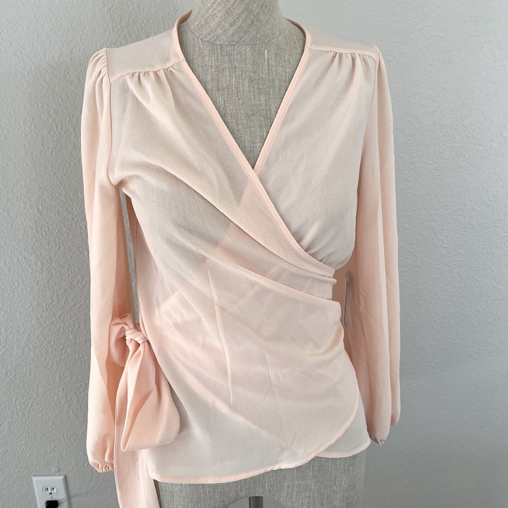 Chelsea 28 NWT light pink wrap top